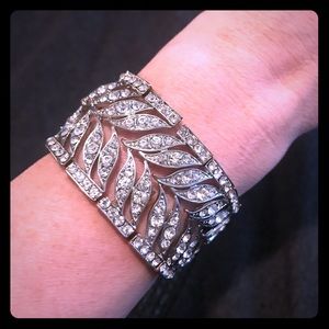 Cuff bracelet  *🎁 with Purchase item! *